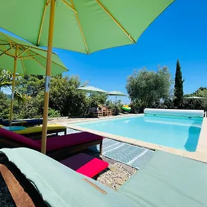  Hébergement de vacances Le Planzollais